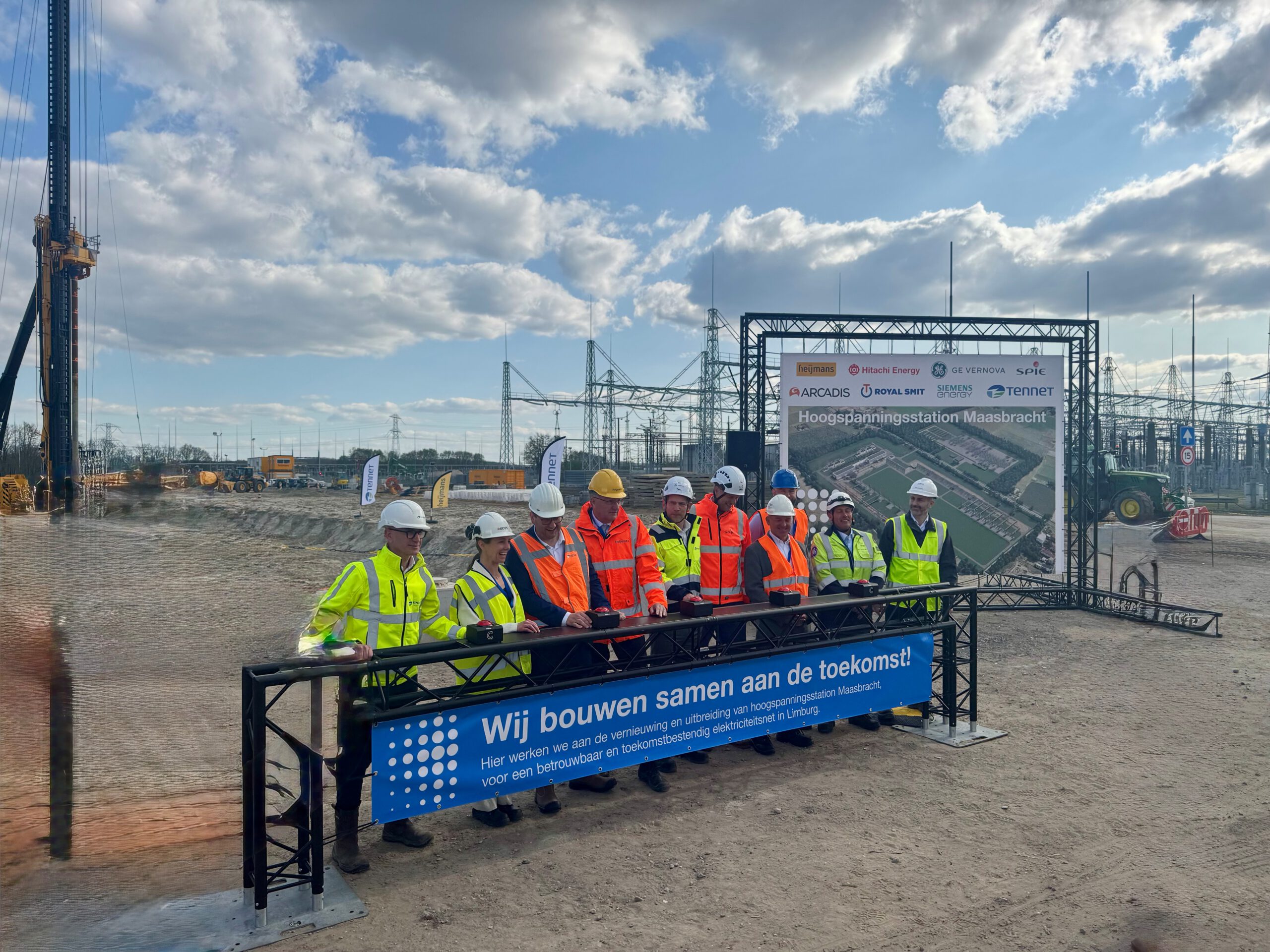 Start bouw nieuwe 'meterkast van Limburg' Maasbracht in de strijd tegen verstopping stroomnet